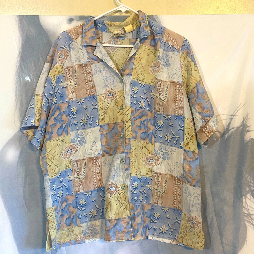 Pastel beach casual spring button up Allison Daley